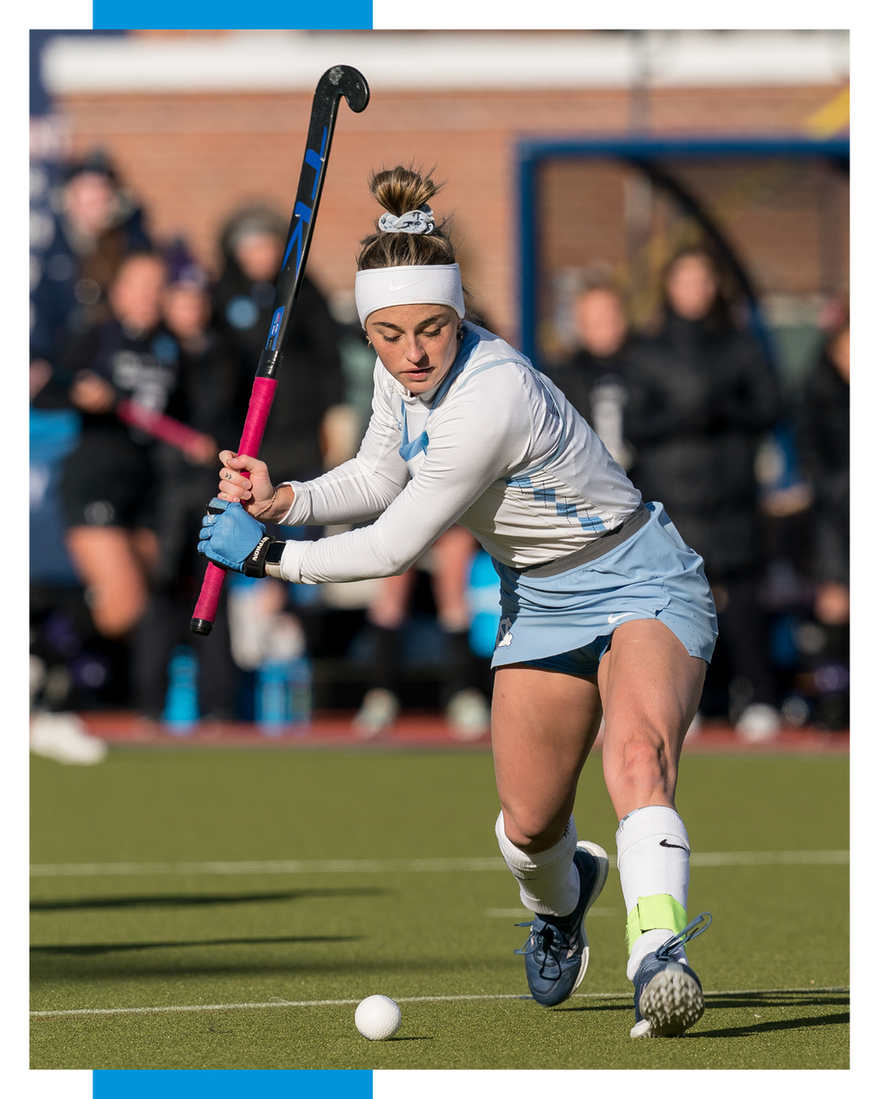 Erin Matson Field Hockey Player exécutant une frappe sur le ballon