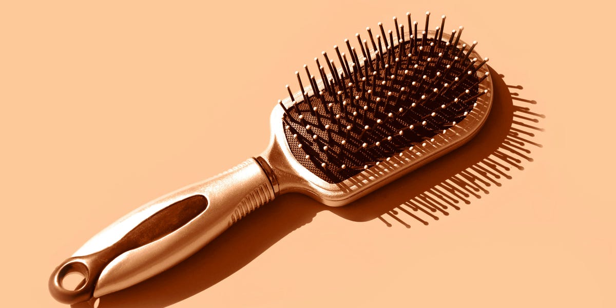 Oui, vous devez nettoyer votre brosse à cheveux. Voici comment.